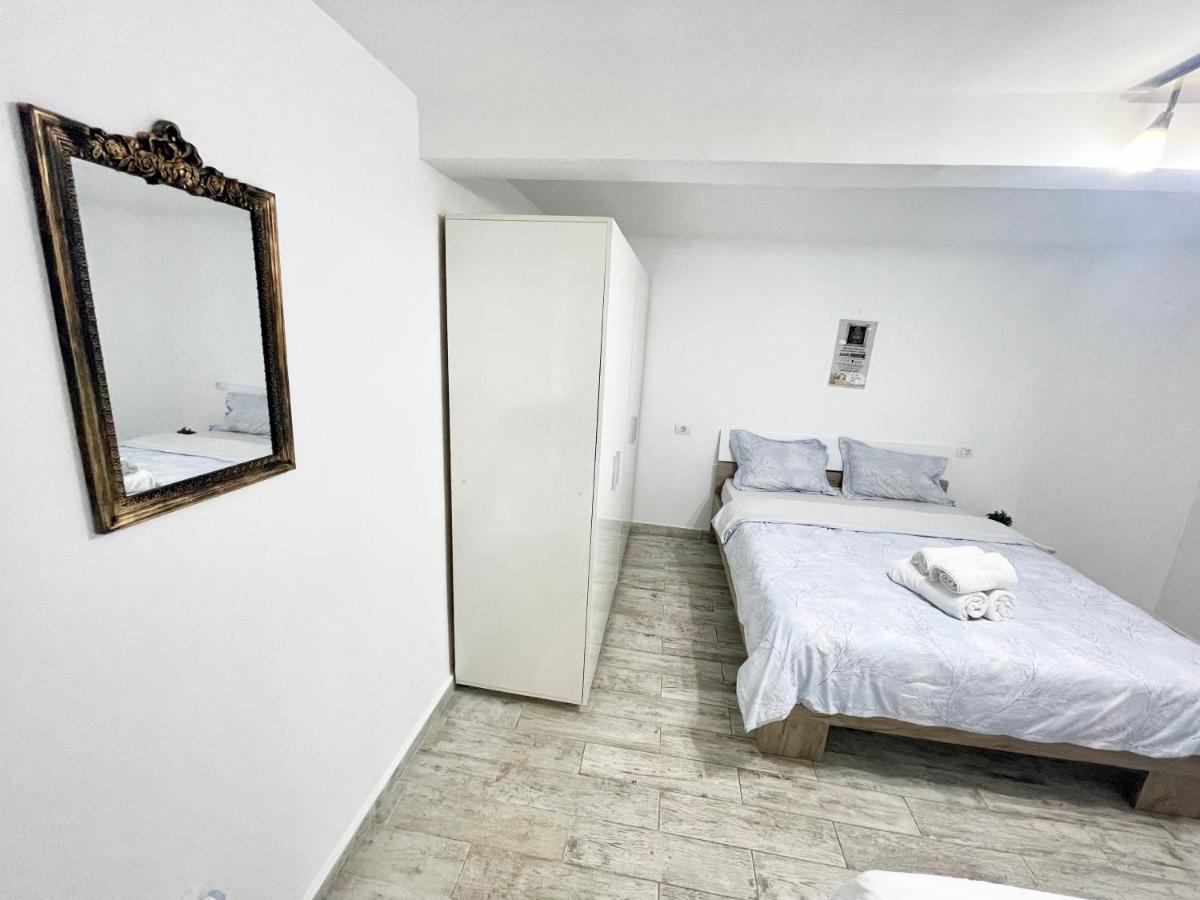 Temple 4 Apartment Bucharest Luaran gambar