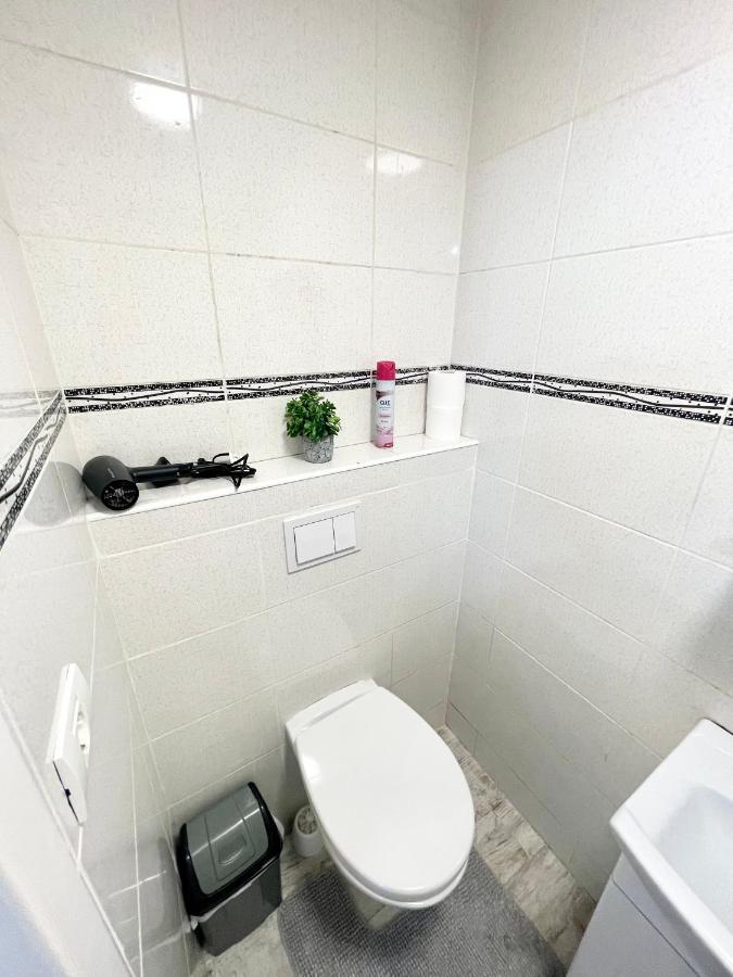 Temple 4 Apartment Bucharest Luaran gambar