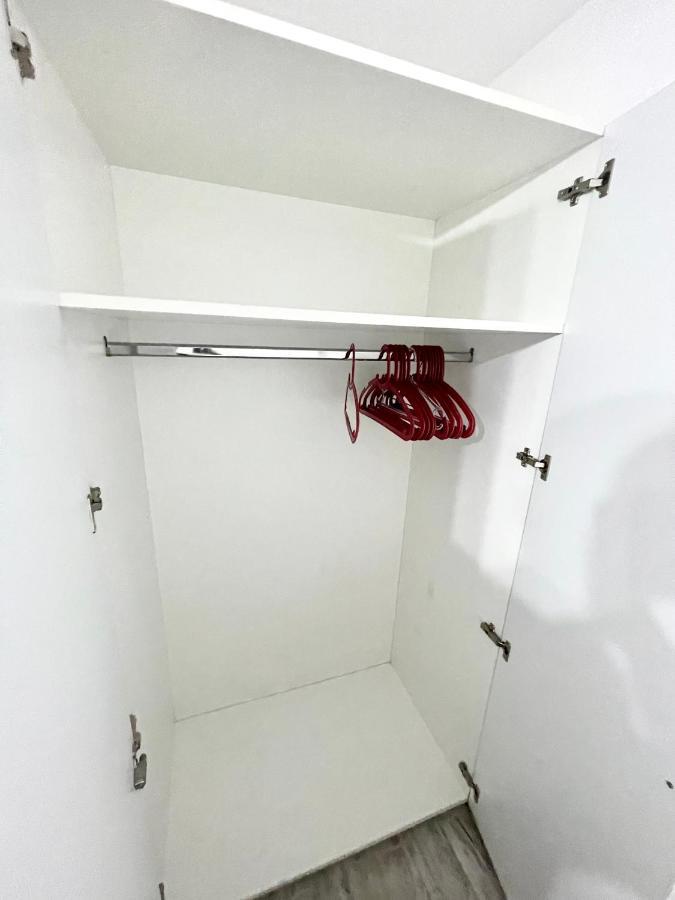 Temple 4 Apartment Bucharest Luaran gambar