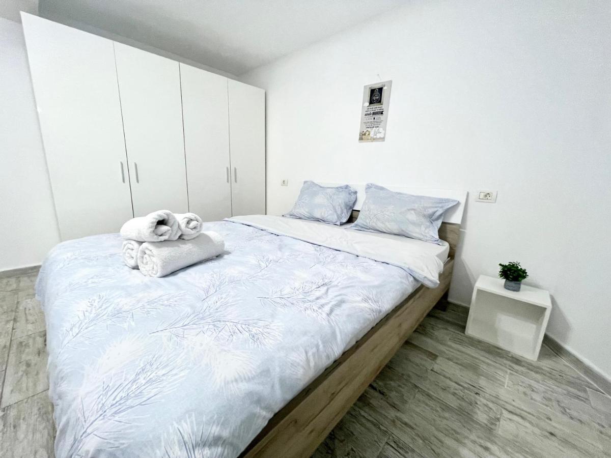 Temple 4 Apartment Bucharest Luaran gambar