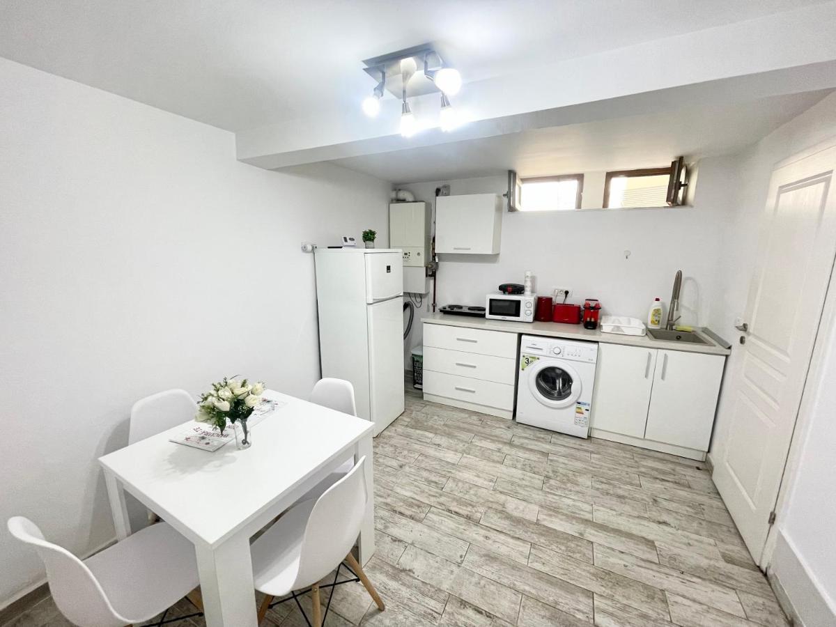 Temple 4 Apartment Bucharest Luaran gambar