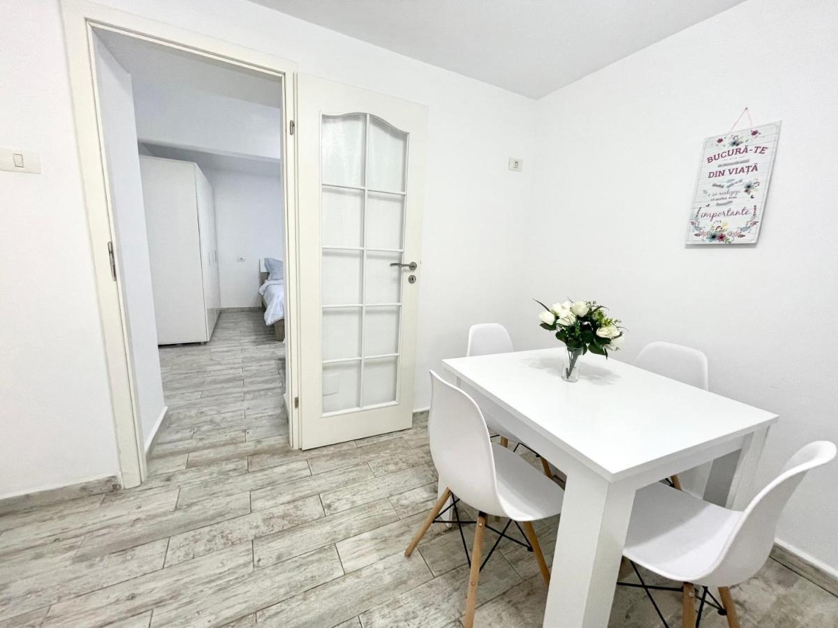 Temple 4 Apartment Bucharest Luaran gambar